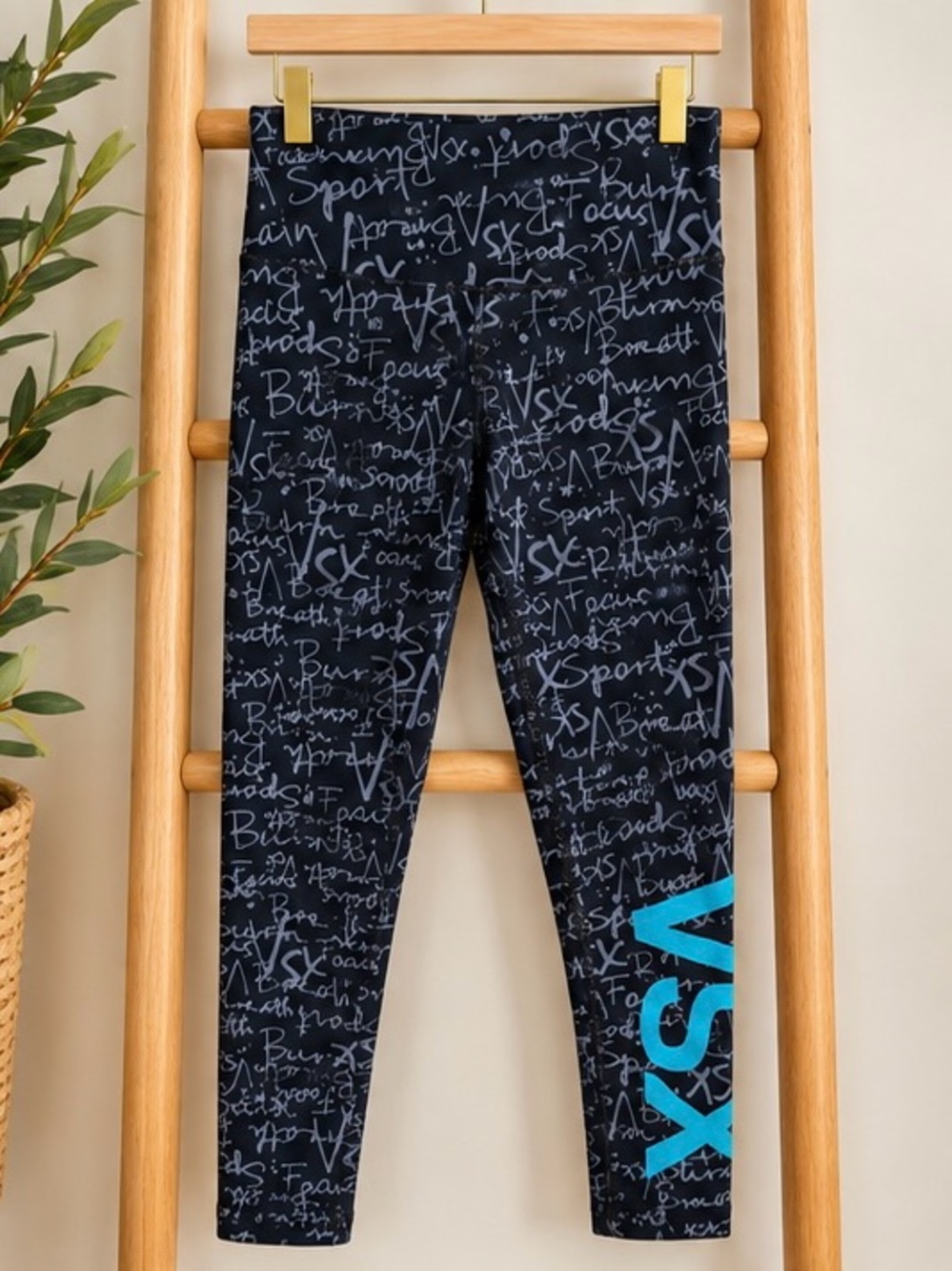 Victoria’s Secret Sport VSX Knockout Leggings Size Small NWOT